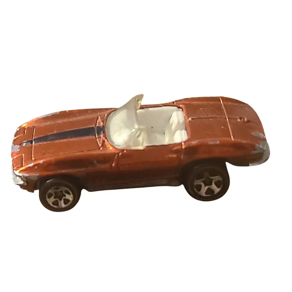 2005 Hot Wheels Classics Series 2 1965 Red Corvette Convertible Redlines 1:64